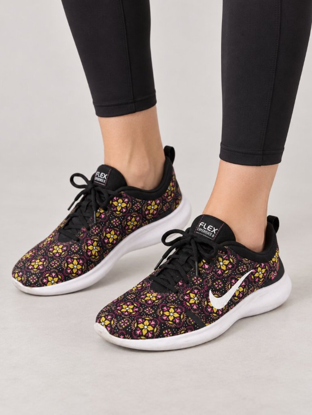 Nike Flex Experience 8 Black Multicolor Floral Running Shoes Women’s Size 10